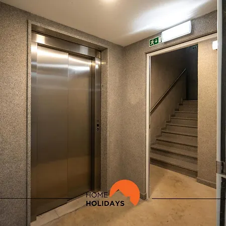 #233 Fox Trail By Holidays